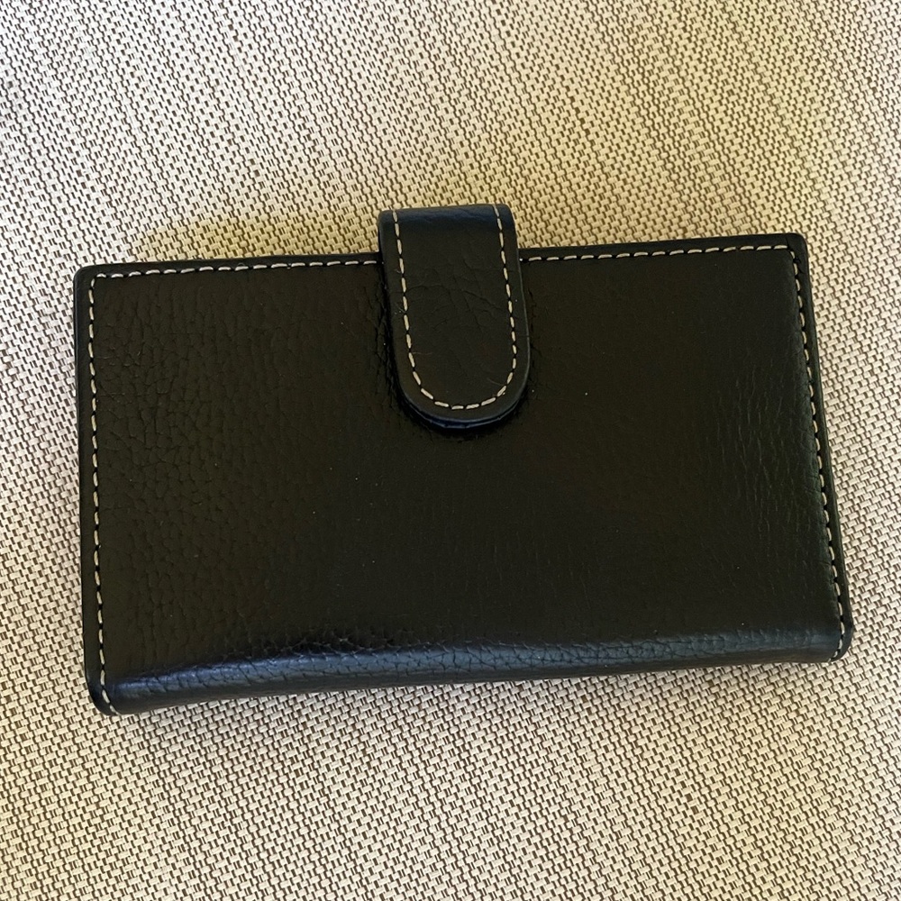 Safe Keeper Black Leather Wallet Card Holder ID Slot Snap Closure Holds 10 Cards
